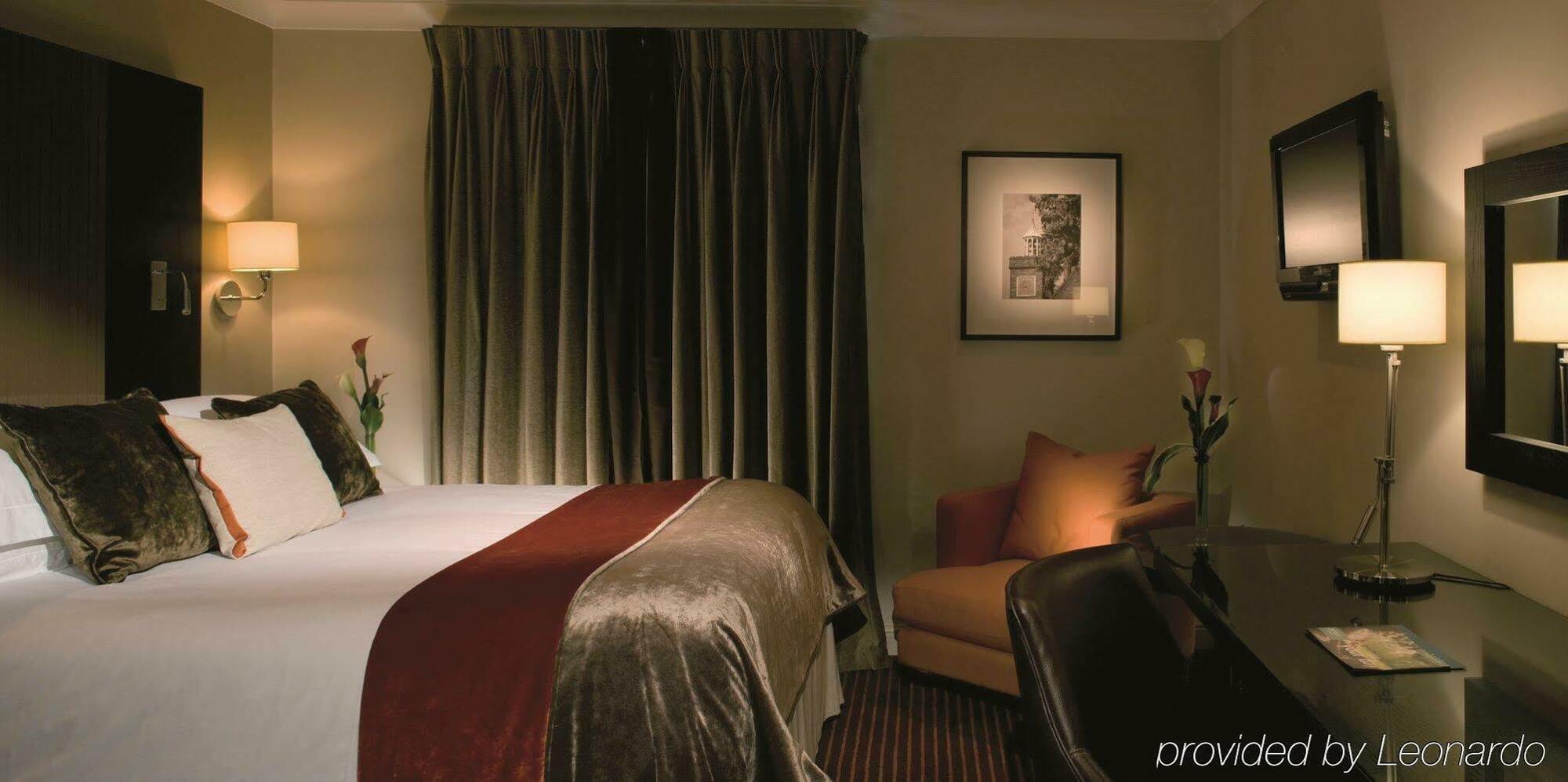 De Vere Latimer Estate Chesham Room photo